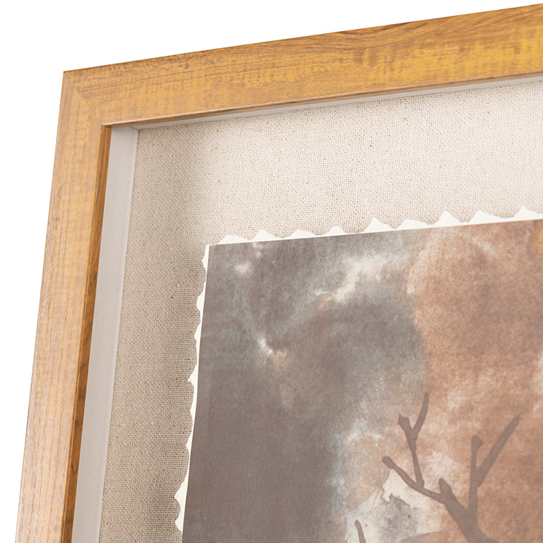 Wooden picture frame with a textured inner lining